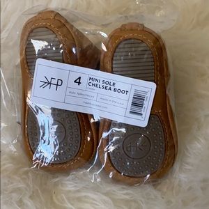 Freshly Picked mini sole Chelsea boot